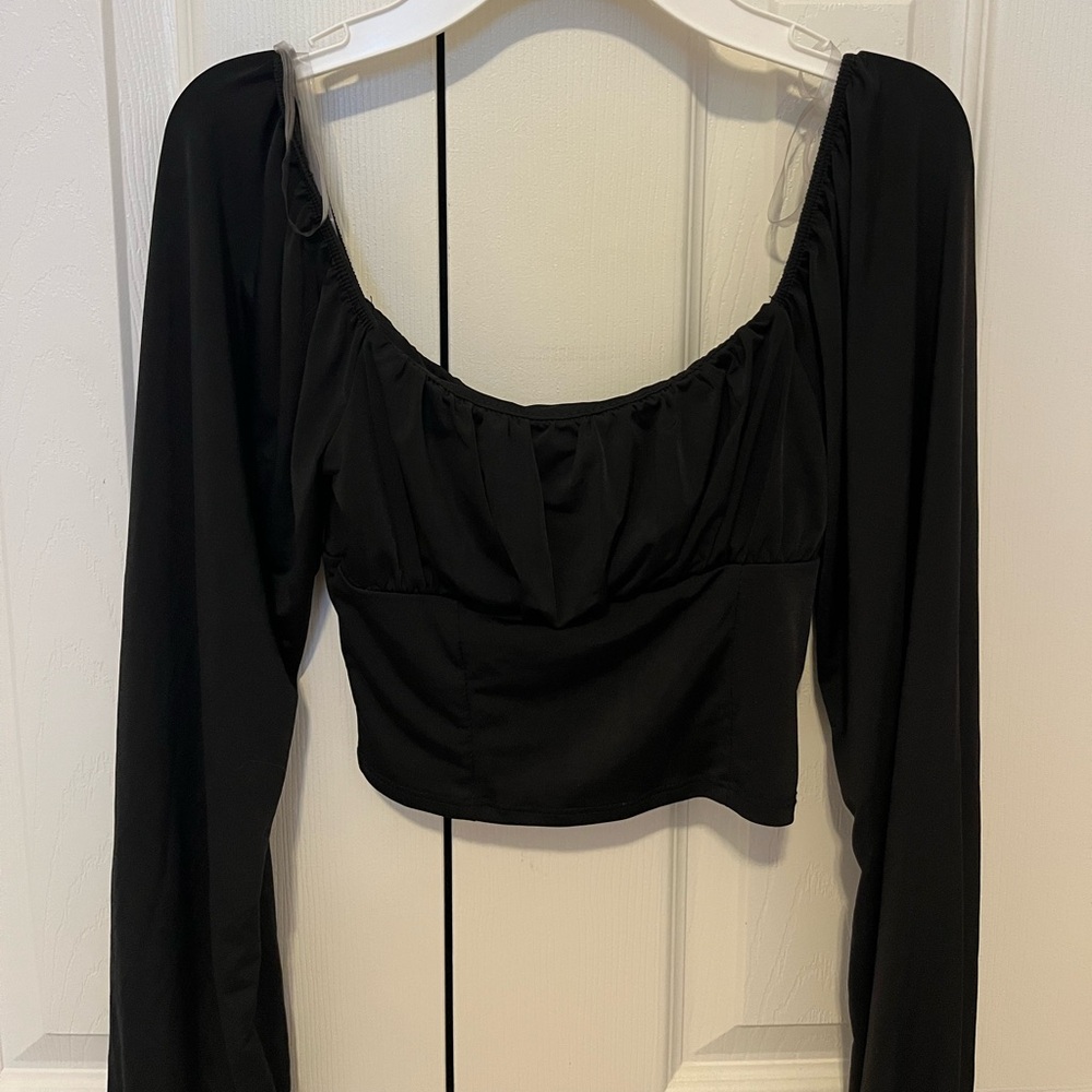 Chic Black Women's Off The Shoulder Crop Top